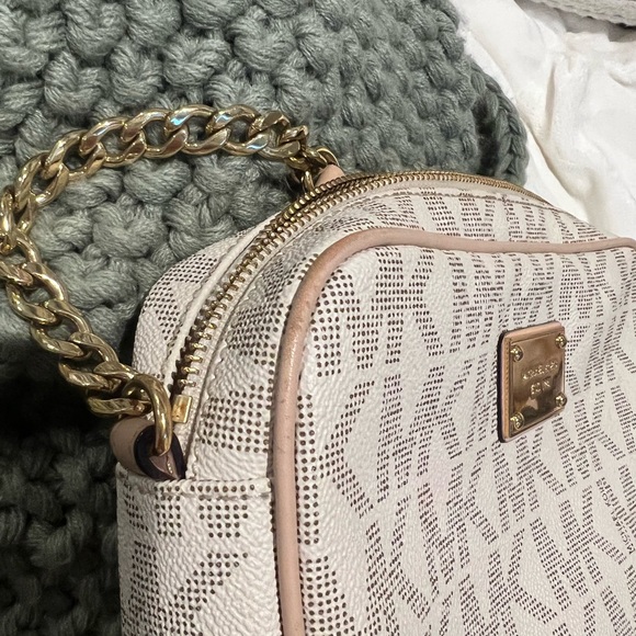 Michael Kors cross body - Picture 10 of 10